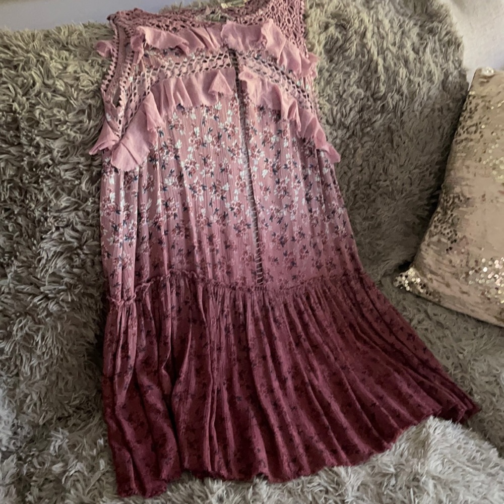 Gimmicks Sleeveless Tunic- NWOT